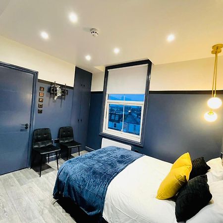London 39 Blue House Luxury Ensuite Ideal For Tourists ภายนอก รูปภาพ