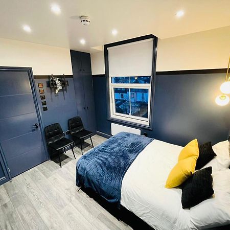 London 39 Blue House Luxury Ensuite Ideal For Tourists ภายนอก รูปภาพ