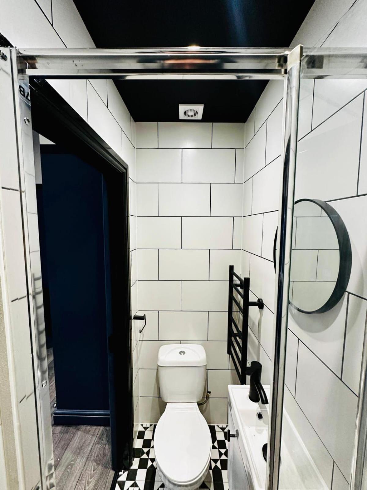 London 39 Blue House Luxury Ensuite Ideal For Tourists ภายนอก รูปภาพ