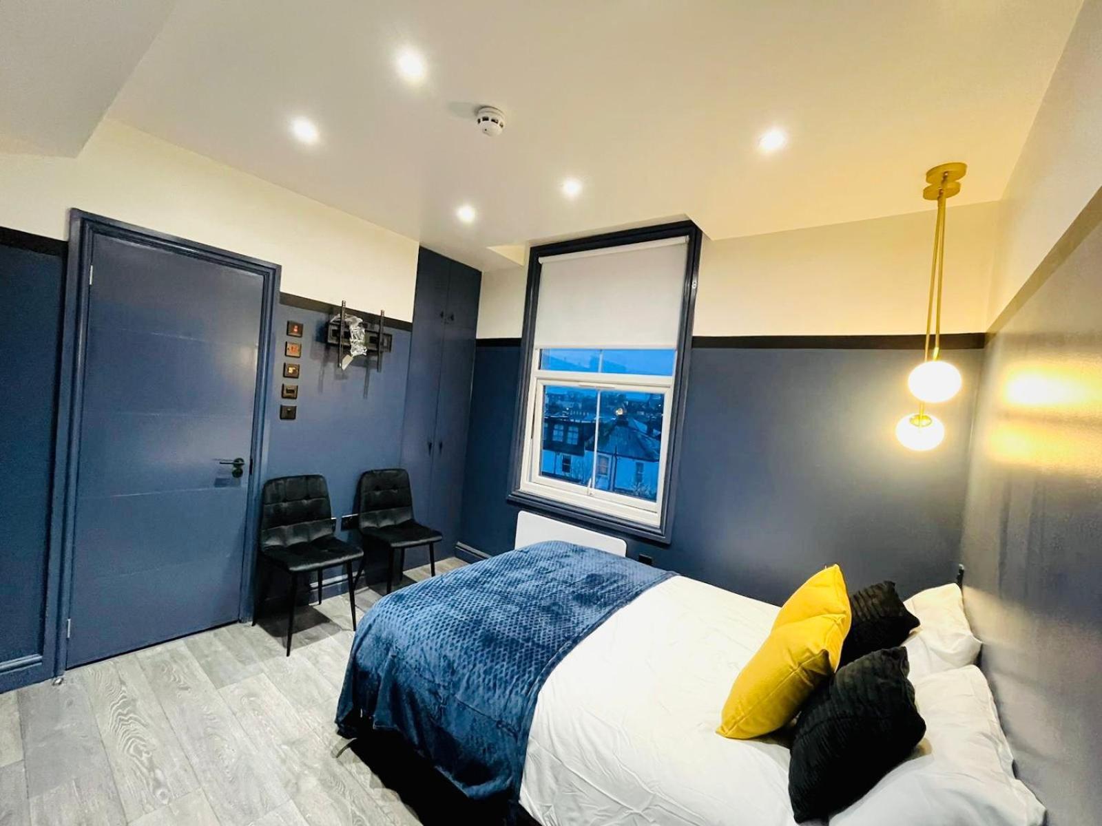 London 39 Blue House Luxury Ensuite Ideal For Tourists ภายนอก รูปภาพ