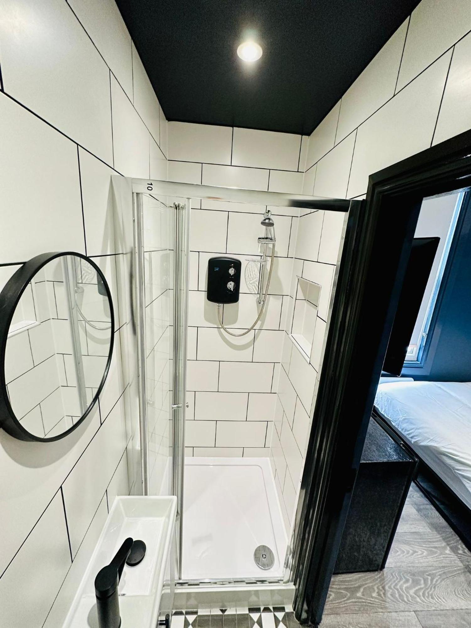 London 39 Blue House Luxury Ensuite Ideal For Tourists ภายนอก รูปภาพ