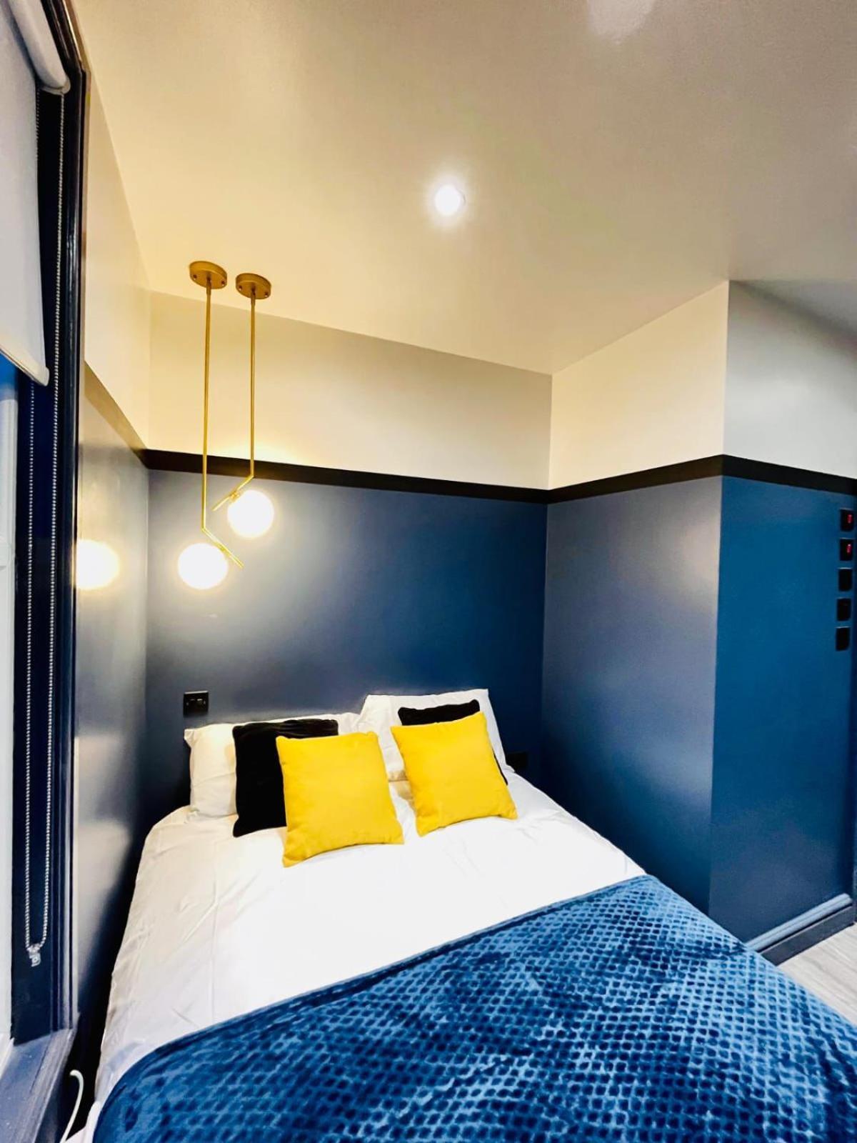 London 39 Blue House Luxury Ensuite Ideal For Tourists ภายนอก รูปภาพ