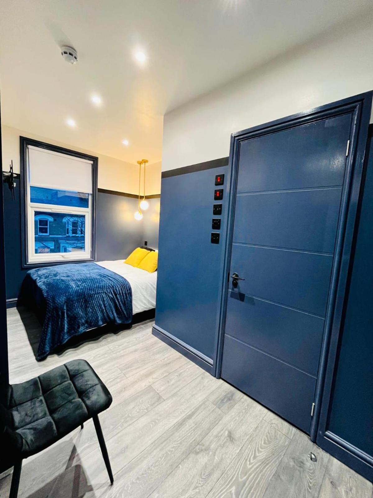 London 39 Blue House Luxury Ensuite Ideal For Tourists ภายนอก รูปภาพ