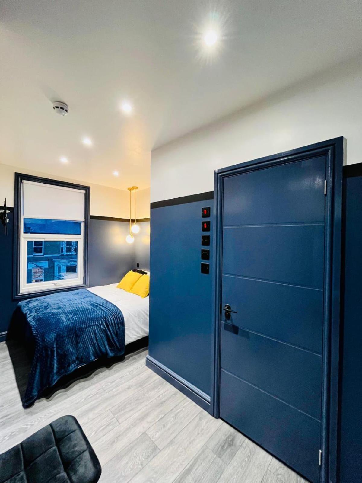 London 39 Blue House Luxury Ensuite Ideal For Tourists ภายนอก รูปภาพ