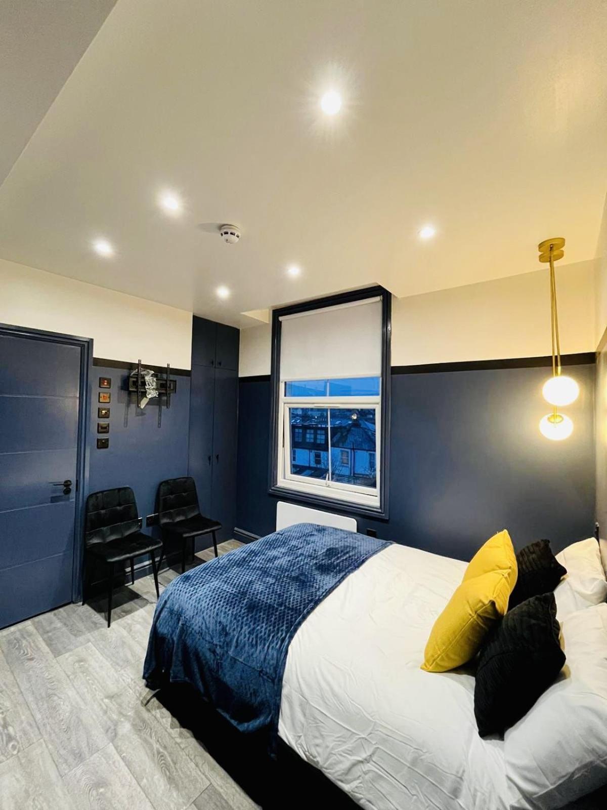 London 39 Blue House Luxury Ensuite Ideal For Tourists ภายนอก รูปภาพ