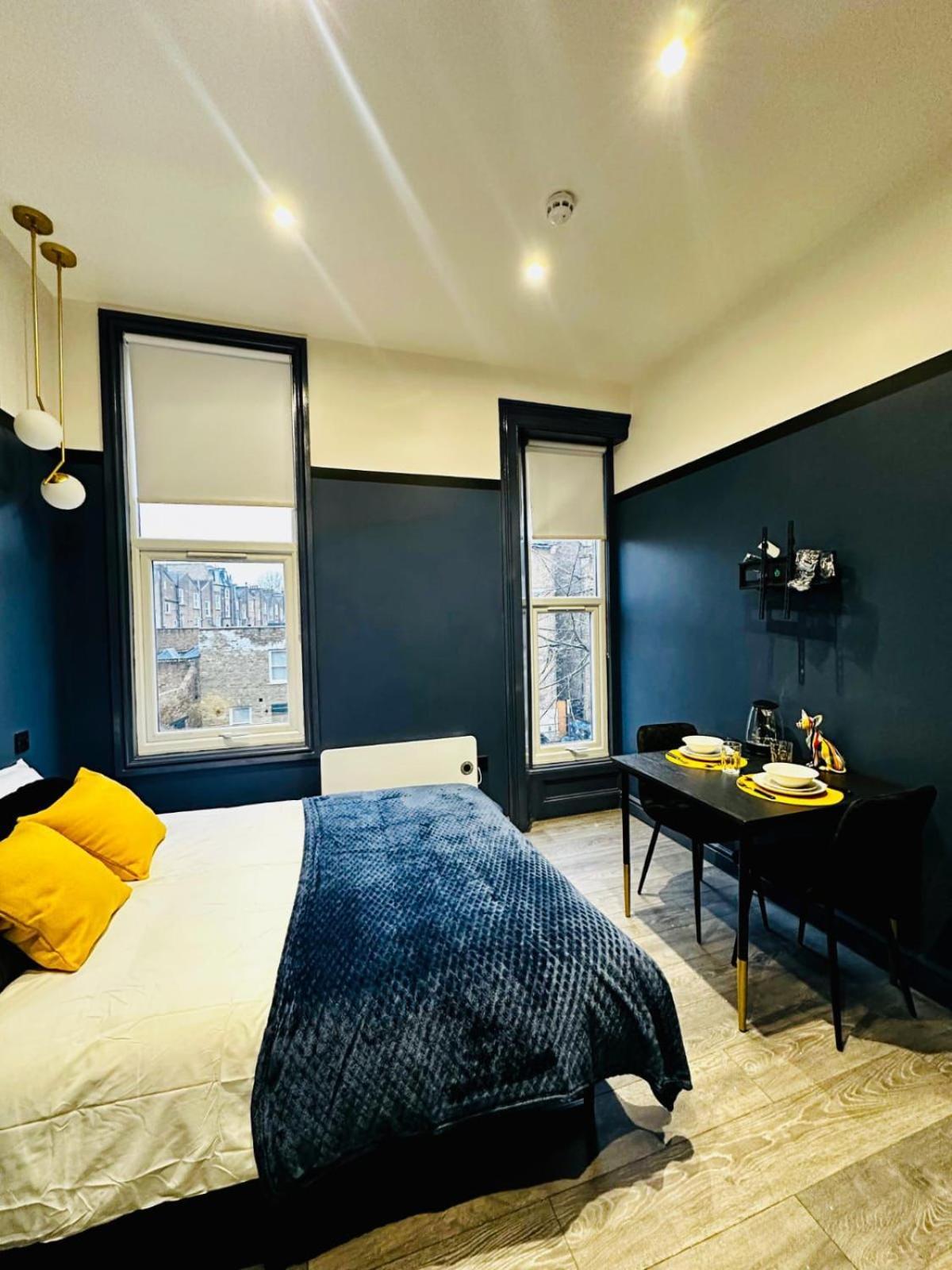 London 39 Blue House Luxury Ensuite Ideal For Tourists ภายนอก รูปภาพ