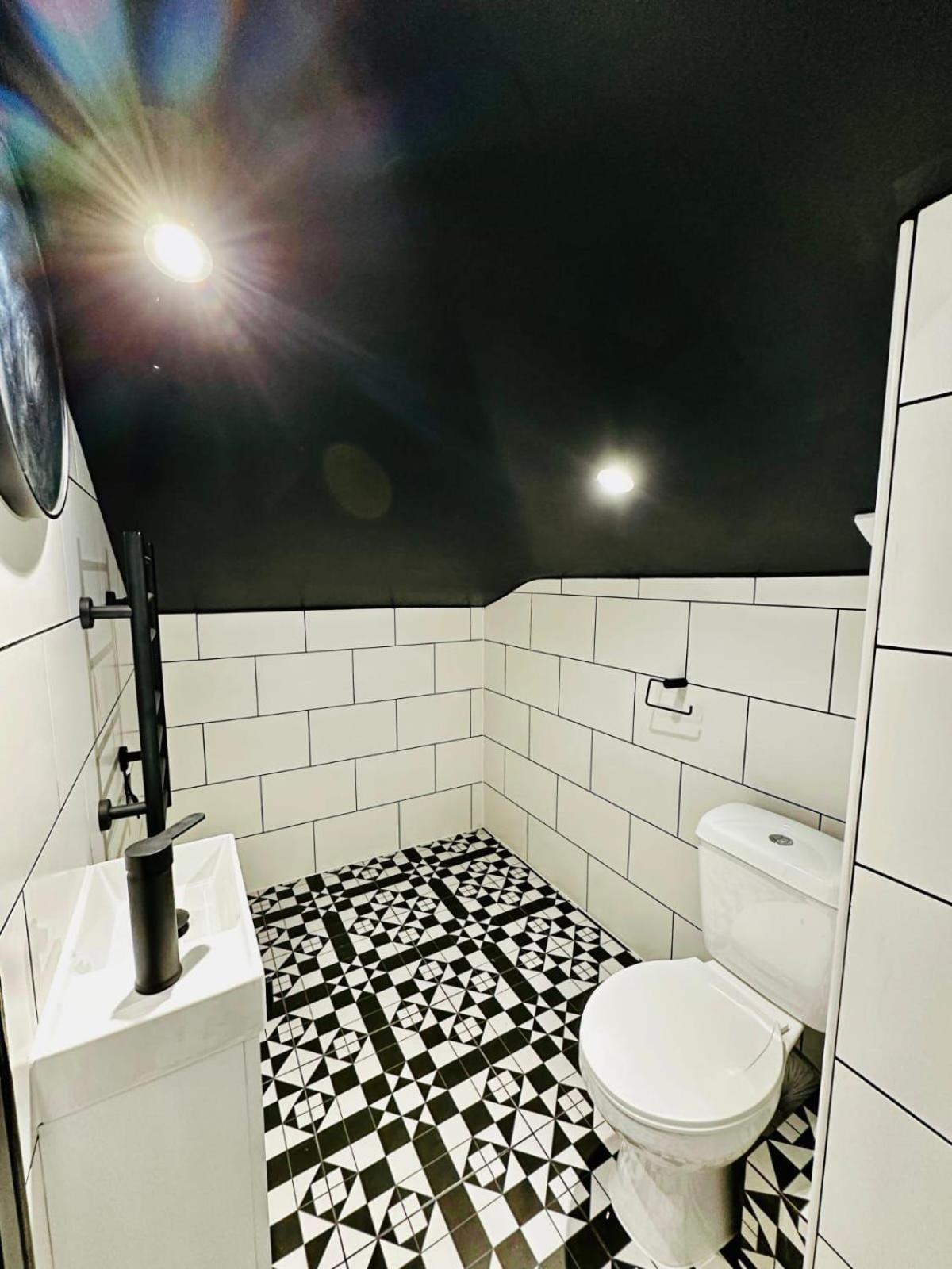 London 39 Blue House Luxury Ensuite Ideal For Tourists ภายนอก รูปภาพ