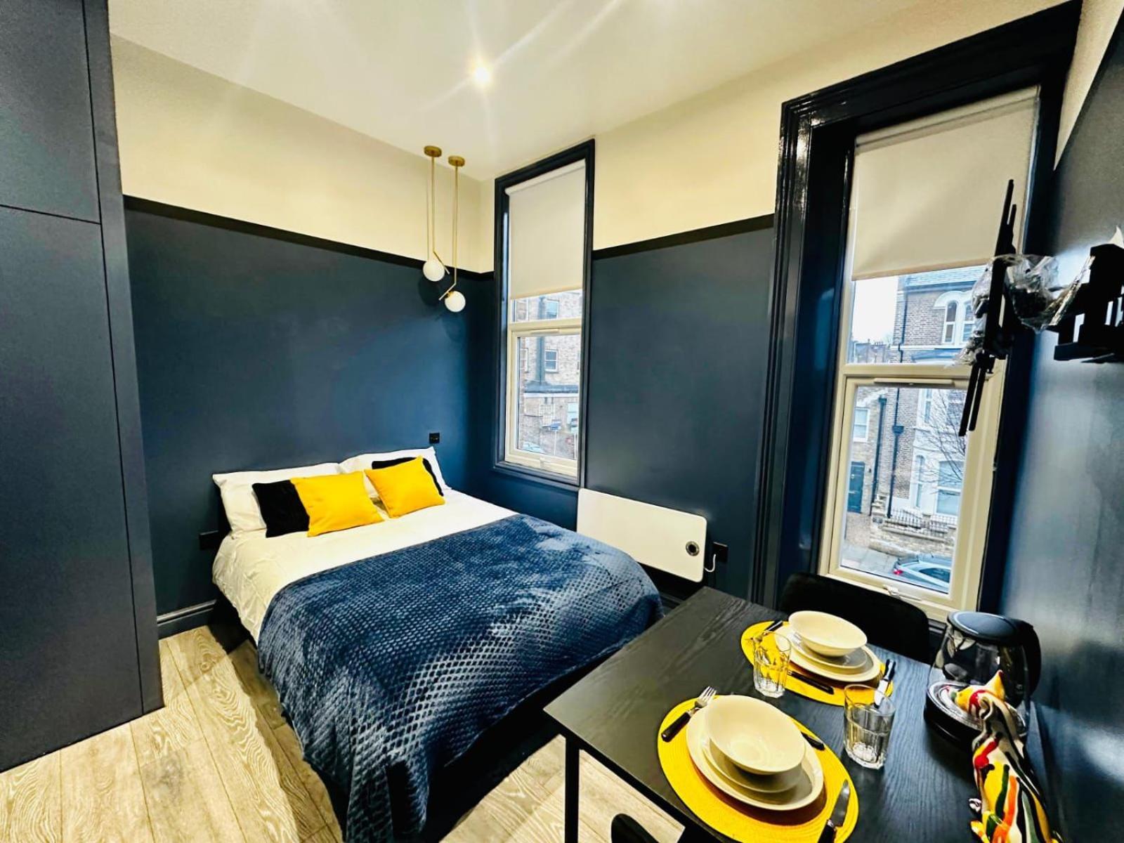 London 39 Blue House Luxury Ensuite Ideal For Tourists ภายนอก รูปภาพ