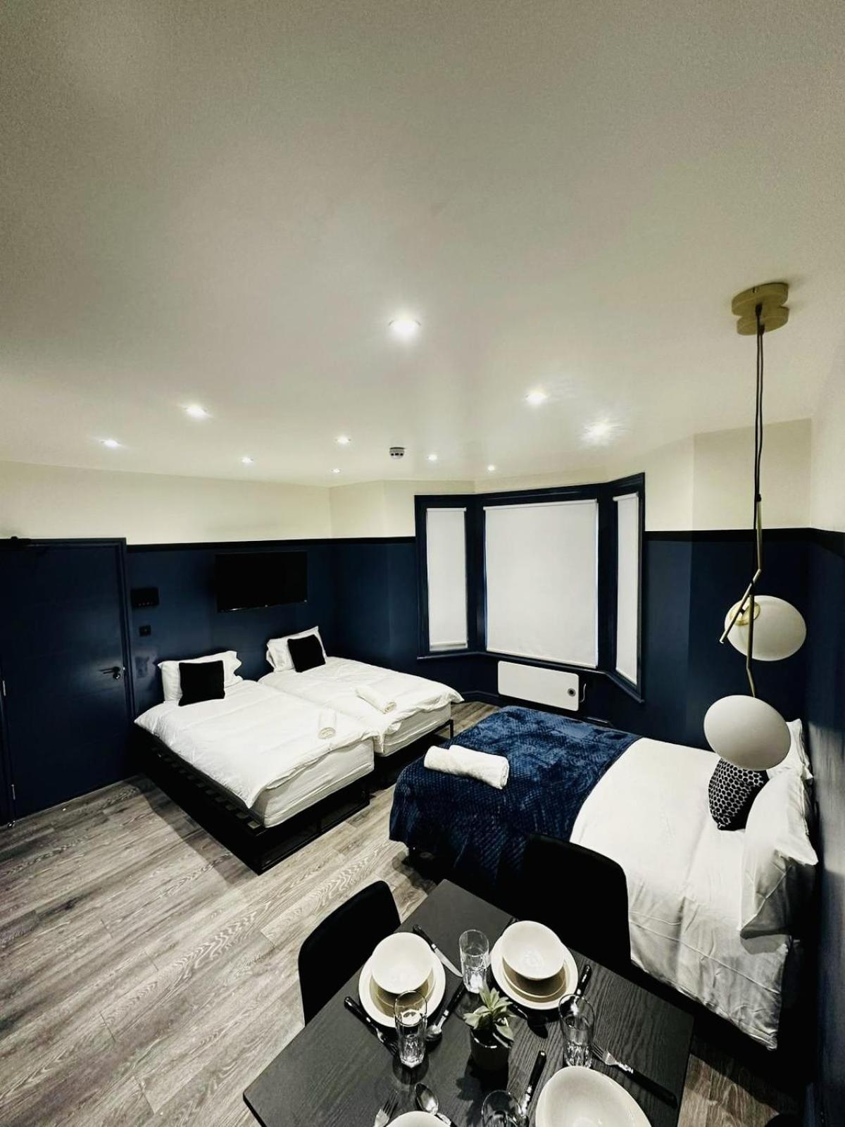 London 39 Blue House Luxury Ensuite Ideal For Tourists ภายนอก รูปภาพ