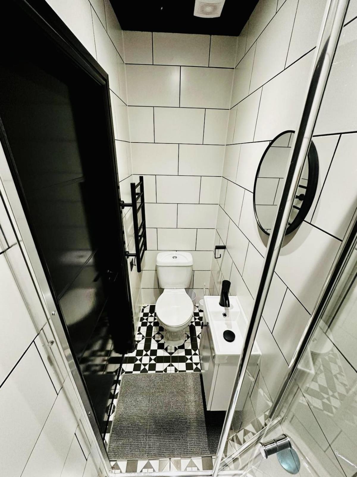 London 39 Blue House Luxury Ensuite Ideal For Tourists ภายนอก รูปภาพ